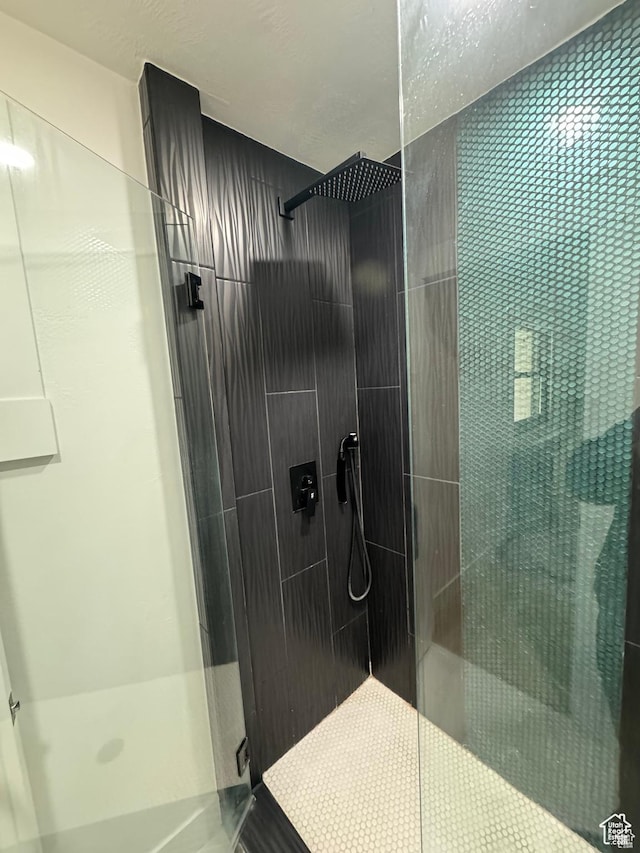 4288 S Shirley Ln, Holladay, UT 84124 - full bathroom featuring tiled shower