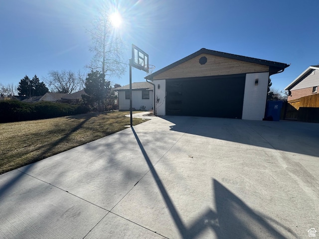 4288 S Shirley Ln, Holladay, UT 84124 - ranch-style house with a detached garage