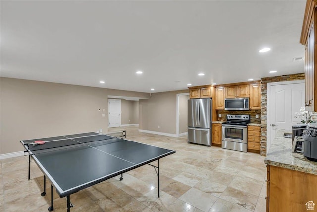 10605 S Willow Valley Rd W, South Jordan, UT 84095 - rec room with baseboards and recessed lighting