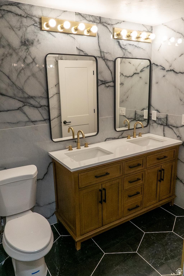 4515 N Norfork Cir, Provo, UT 84604 - bathroom featuring tile walls, double vanity, and toilet