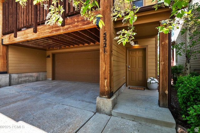 5521 N Freestyle Way, Park City, UT 84098 - garage with driveway