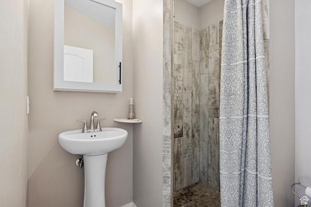 536 N Creek Cir, Washington, UT 84780 - bathroom with tiled shower