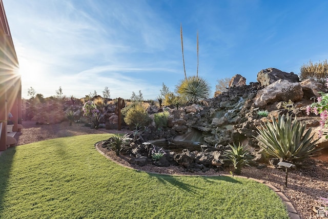 2763 N Chaco Trl, St George, UT 84770 - view of green lawn