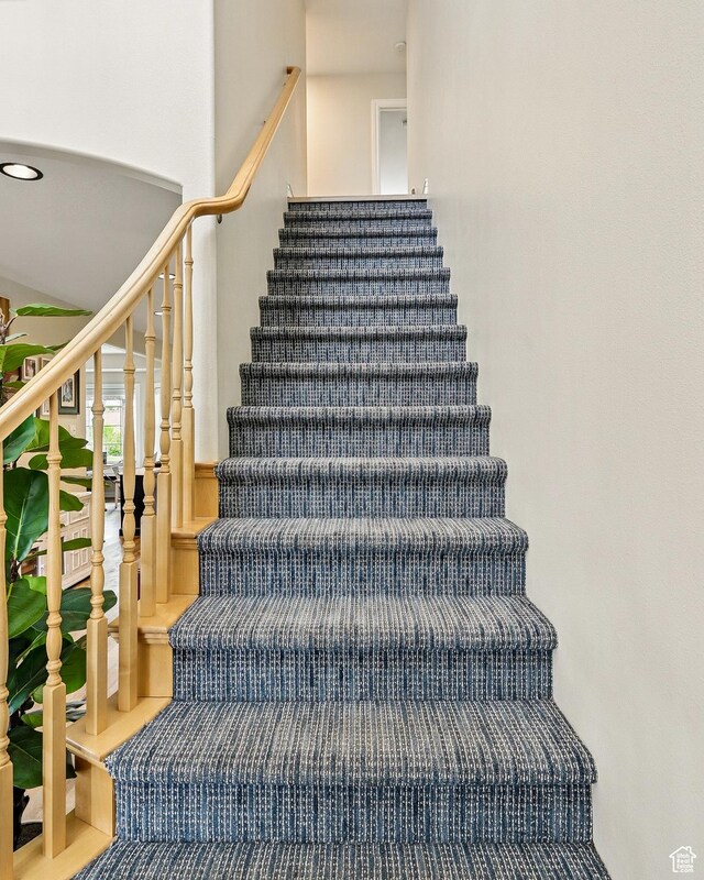 2271 W Crestview Cir, Cedar City, UT 84720 - view of stairs