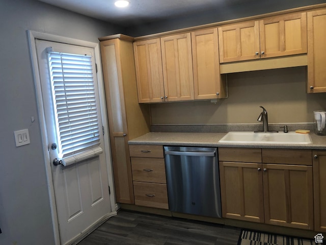 399 E 400 N Unit 2A, Bountiful, UT 84010 - kitchen featuring dishwasher, a sink, dark wood-style floors, and recessed lighting