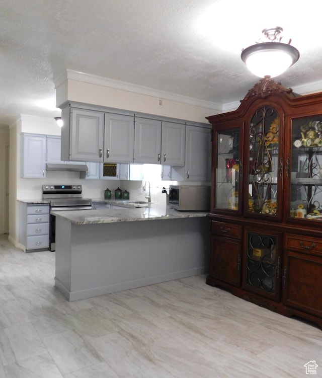 4781 S 3040 W, Taylorsville, UT 84129 - kitchen featuring under cabinet range hood, crown molding, a peninsula, stainless steel electric range, and a sink