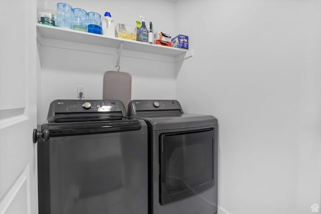 15223 S Wild Horse Way, Bluffdale, UT 84065 - washroom with washer and clothes dryer
