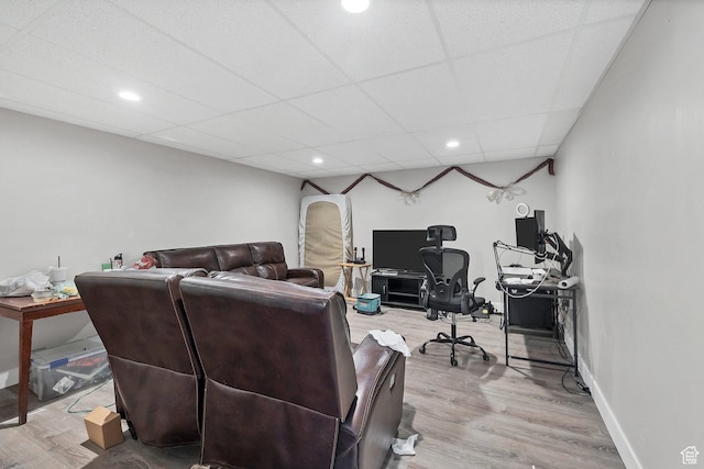 740 W Uzona Ave, Hildale, UT 84784 - living room with a desk, wood finished floors, a drop ceiling, recessed lighting, and baseboards