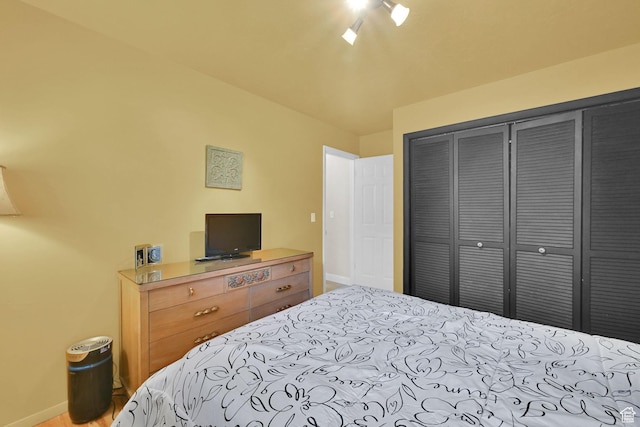 1368 E 5800 S, South Ogden, UT 84405 - bedroom featuring baseboards and a closet