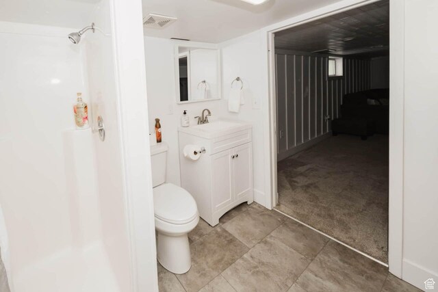 5363 E Cub Rd, Preston, ID 83263 - full bathroom featuring toilet, vanity, and a shower