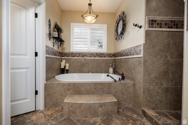 403 W 4000 S, Vernal, UT 84078 - bathroom with a bath