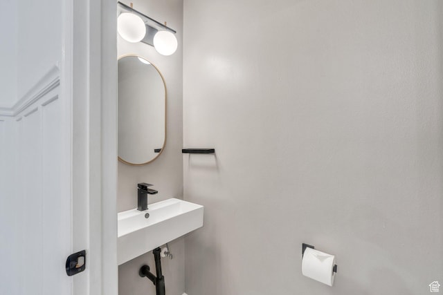 4055 N Cove Dr, Provo, UT 84604 - bathroom featuring a sink
