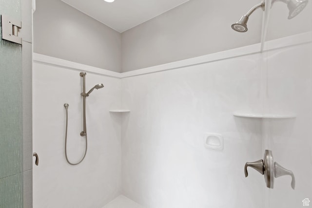 2914 E 1880 S, St George, UT 84790 - full bathroom featuring a stall shower