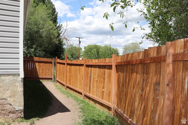 484 N Main St, Malad City, ID 83252 - view of yard