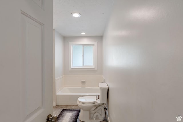 221 S 200 E, Centerville, UT 84014 - full bath featuring toilet, a garden tub, and recessed lighting