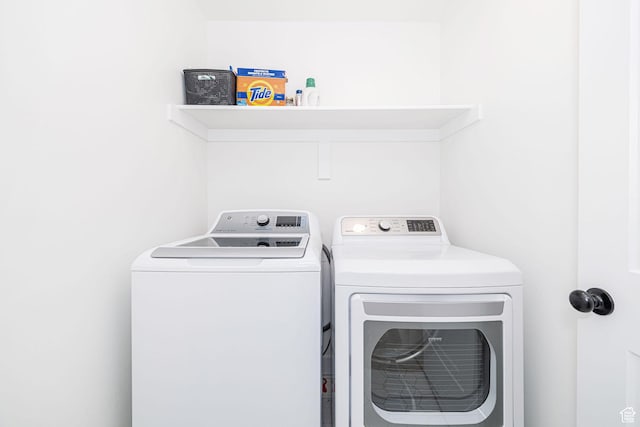 5258 W 3750 S, Hooper, UT 84315 - laundry area with washing machine and dryer