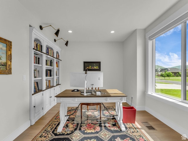 569 W Cascade Loop, Midway, UT 84049 - home office with light wood finished floors, recessed lighting, and baseboards