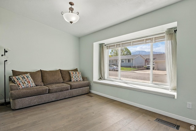 324 W 1650 N, Cedar City, UT 84721 - living area with baseboards and wood finished floors