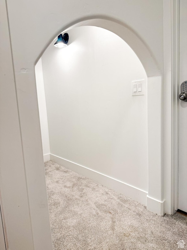934 W 2740 N, Lehi, UT 84043 - corridor with carpet floors, arched walkways, and baseboards