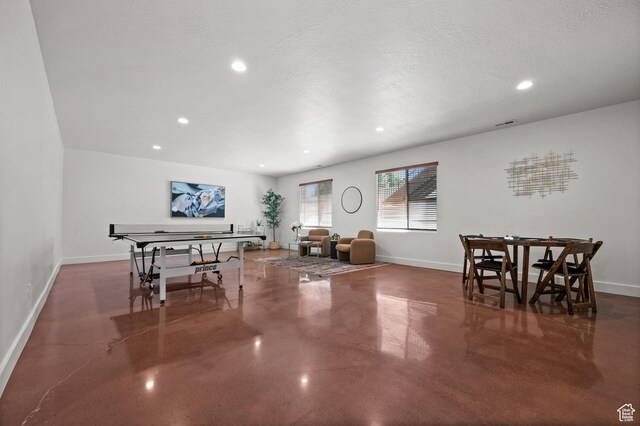 507 W Windmill Gate Cv, Draper, UT 84020 - dining area featuring finished concrete flooring, baseboards, and recessed lighting