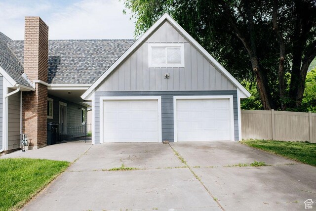 1271 S Main St S, Mapleton, UT 84664 - garage featuring driveway