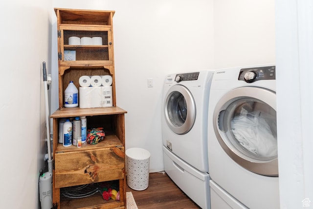 761 S Lakeview Dr, Garden City, UT 84028 - laundry room featuring washer and dryer and dark wood finished floors