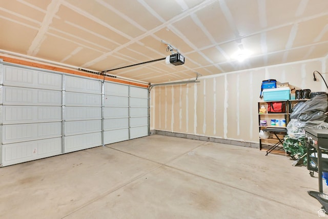 8622 W Cordero Dr S Unit 1170, Magna, UT 84044 - garage with a garage door opener