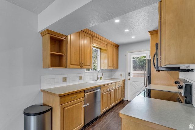 648 E 6870 S, Midvale, UT 84047 - kitchen featuring appliances with stainless steel finishes, a sink, recessed lighting, dark wood-style floors, and decorative backsplash