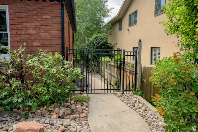 2366 E Logan Way, Salt Lake City, UT 84108 - view of gate