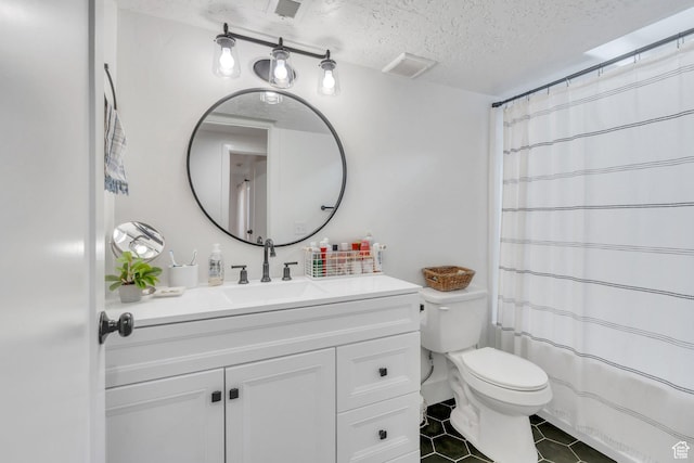 162 W 350 N, Vineyard, UT 84059 - full bath with toilet, vanity, tile patterned floors, a textured ceiling, and a shower with shower curtain