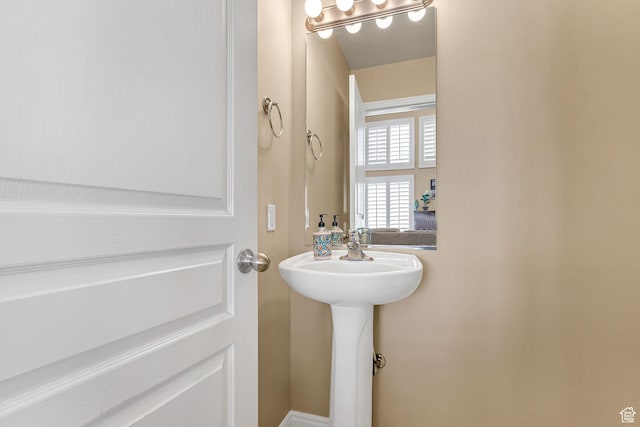 2733 S 1415 W, Syracuse, UT 84075 - view of bathroom