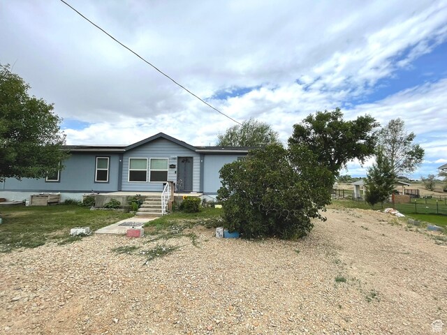 870 S 100 E, Wellington, UT 84542 - view of front facade with a porch