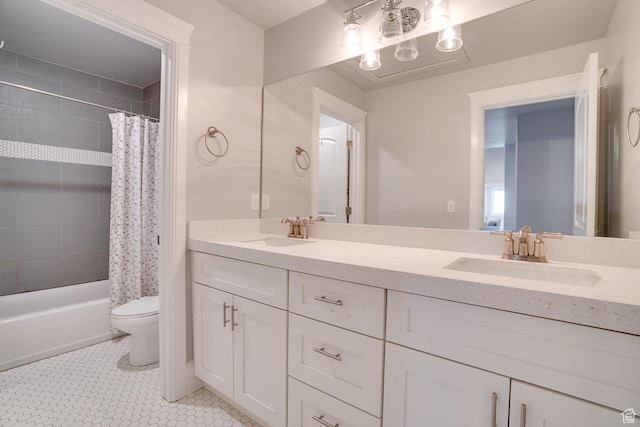 500 W Cascade Pkwy, Midway, UT 84049 - full bath featuring toilet, double vanity, and shower / bath combo