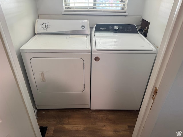 485 N 300 E, Nephi, UT 84648 - laundry area with washing machine and dryer and wood finished floors