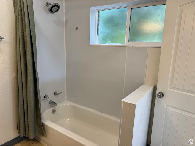 559 E Harmston Ave, Roosevelt, UT 84066 - bathroom featuring shower / bath combo