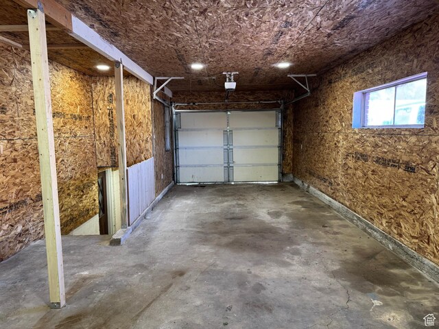 559 E Harmston Ave, Roosevelt, UT 84066 - view of garage