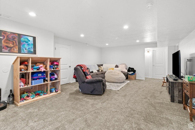 687 E 200 S, Spring City, UT 84662 - carpeted living room featuring recessed lighting