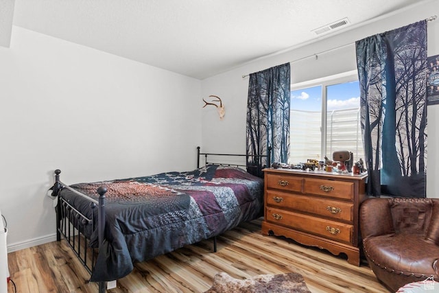 687 E 200 S, Spring City, UT 84662 - bedroom with light wood-style flooring and baseboards