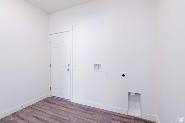 155 N 800 W, Vernal, UT 84078 - laundry room with hookup for an electric dryer, hookup for a washing machine, and wood finished floors