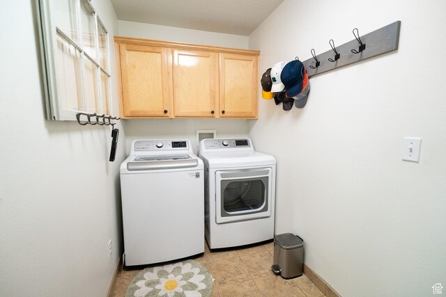 1825 W Mathis Park Pl Unit 13, St George, UT 84770 - laundry area with separate washer and dryer, cabinet space, and baseboards