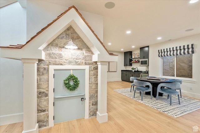 812 N 780 W, American Fork, UT 84003 - dining area with light wood-type flooring, baseboards, and recessed lighting