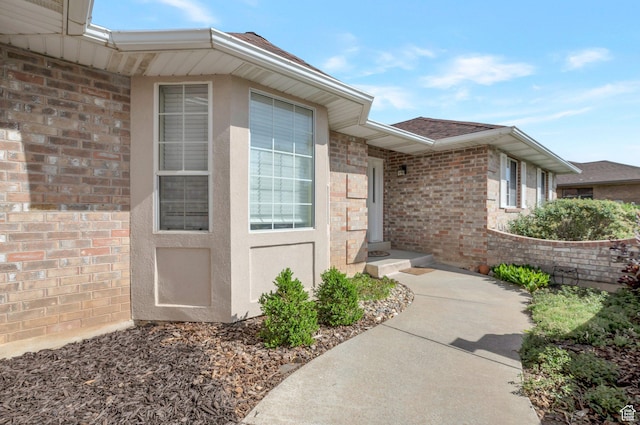 5760 S 1050 E, South Ogden, UT 84405 - entrance to property featuring brick siding