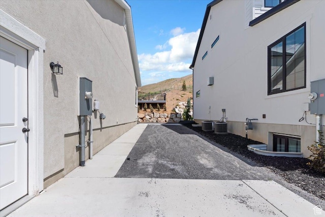 1046 W Seasons View Ct, Lehi, UT 84043 - view of home's exterior with stucco siding