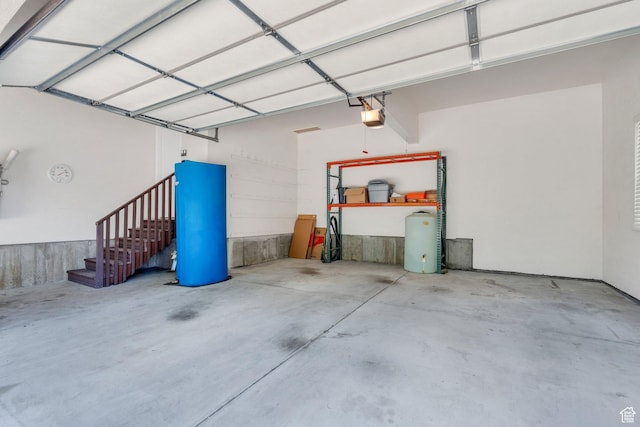 719 E Hampton Ct N, Alpine, UT 84004 - garage featuring a garage door opener