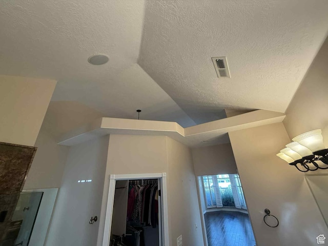 639 N 1550 E, Price, UT 84501 - detailed view of a textured ceiling