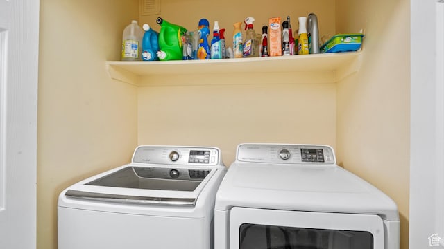 850 N Monroe Blvd E, Ogden, UT 84404 - laundry area featuring independent washer and dryer