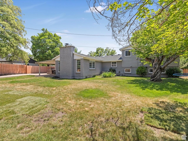 1555 E Fieldcrest Ln, Holladay, UT 84117 - view of yard with a patio area