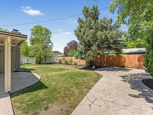 1555 E Fieldcrest Ln, Holladay, UT 84117 - view of yard featuring a patio area