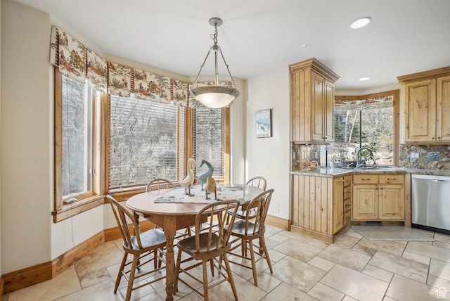 3239 Mountain Top Ln, Park City, UT 84060 - dining room with baseboards and recessed lighting