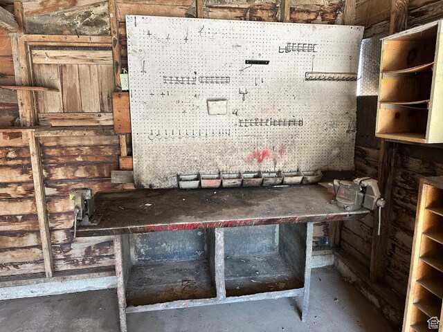 102 S 1000 W, Tremonton, UT 84337 - detailed view of concrete floors